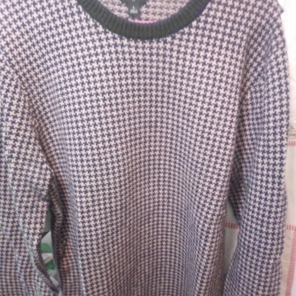Men's Houndstooth Wool Sweater - Dark Navy and White. JCrew Factory. - Picture 1 of 4